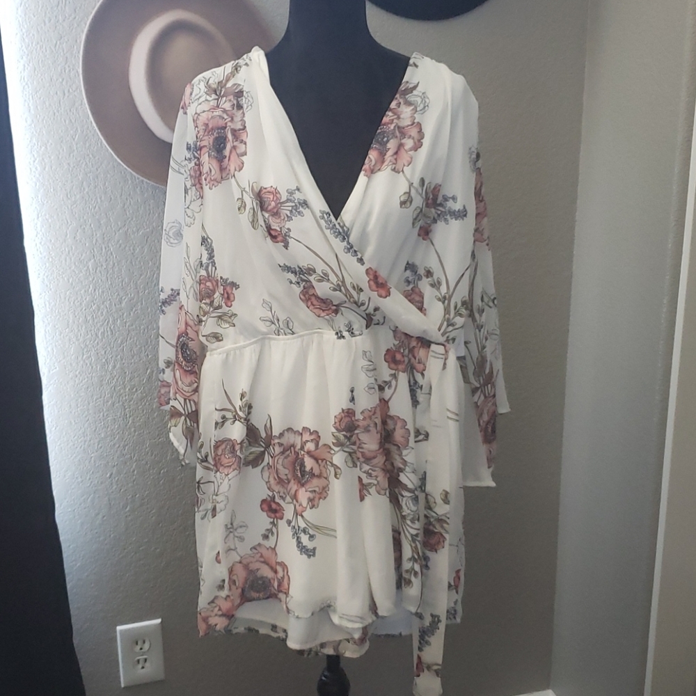 White flower romper